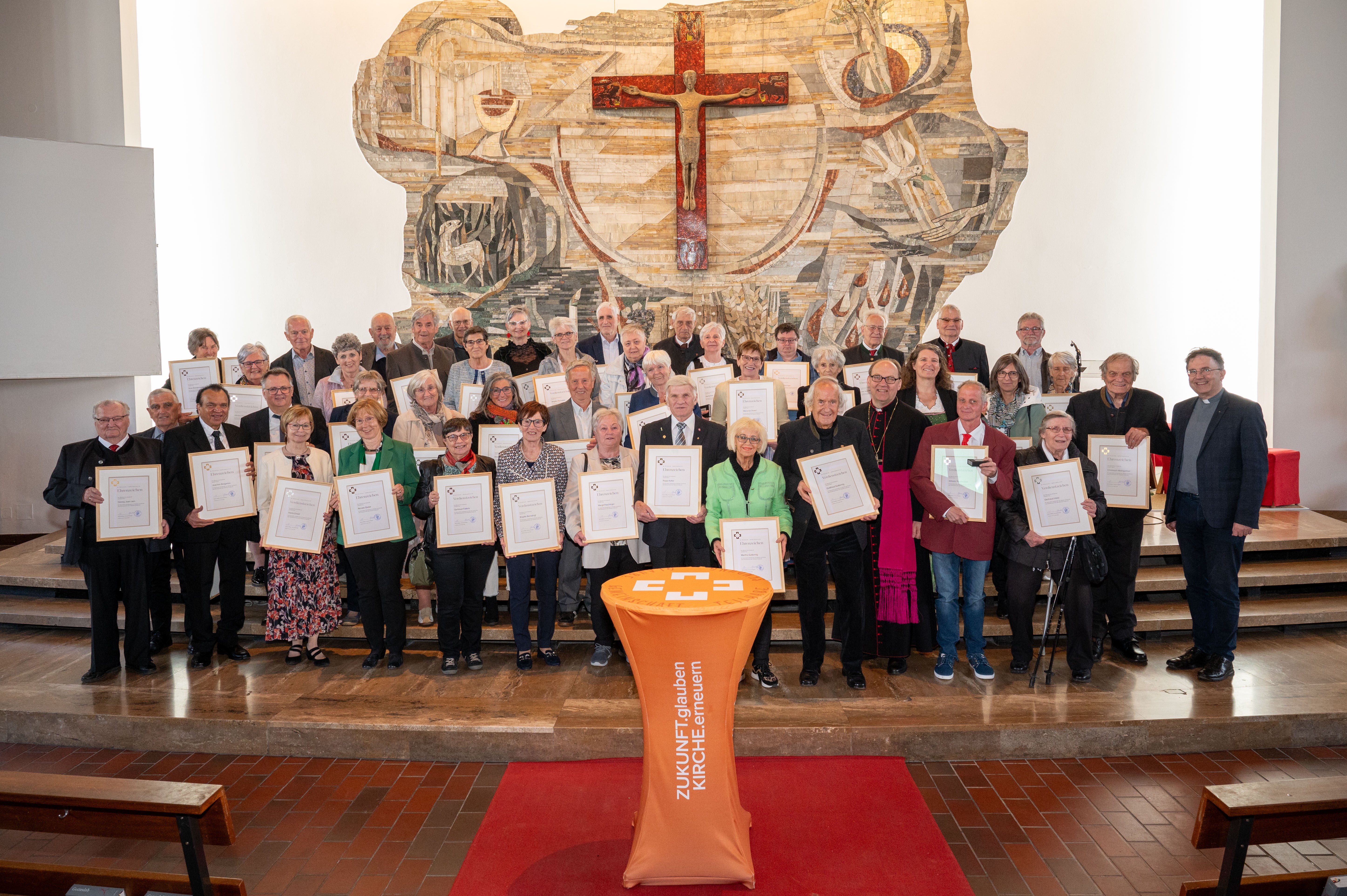 52 Ehren- und Verdienstzeichen der Diözese Innsbruck wurden am Petrus-Canisius-Tag vergeben